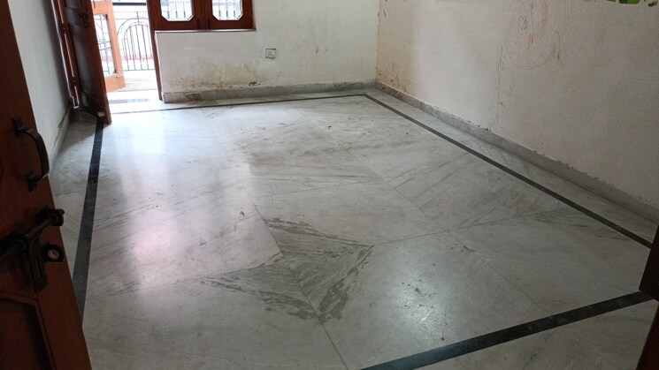 Room, vaishali sector 5 3 Bedroom 2150 Sq.Ft. Builder Floor In Vaishali Sector 5 Ghaziabad 8985306