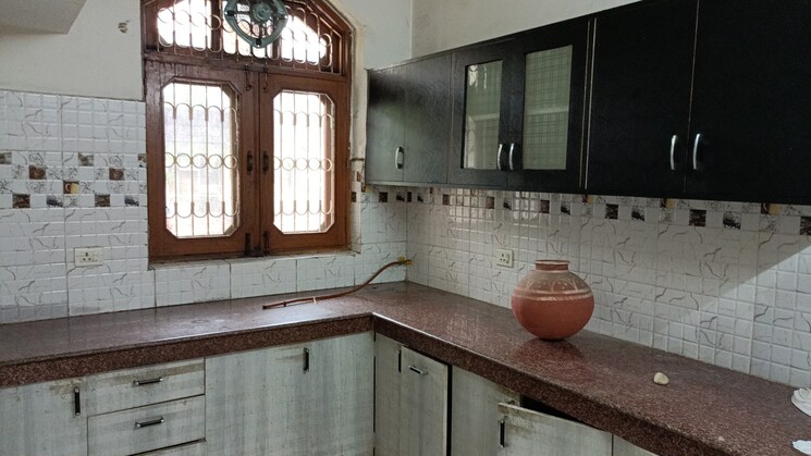Kitchen, vaishali sector 5 3 Bedroom 2150 Sq.Ft. Builder Floor In Vaishali Sector 5 Ghaziabad 8985306