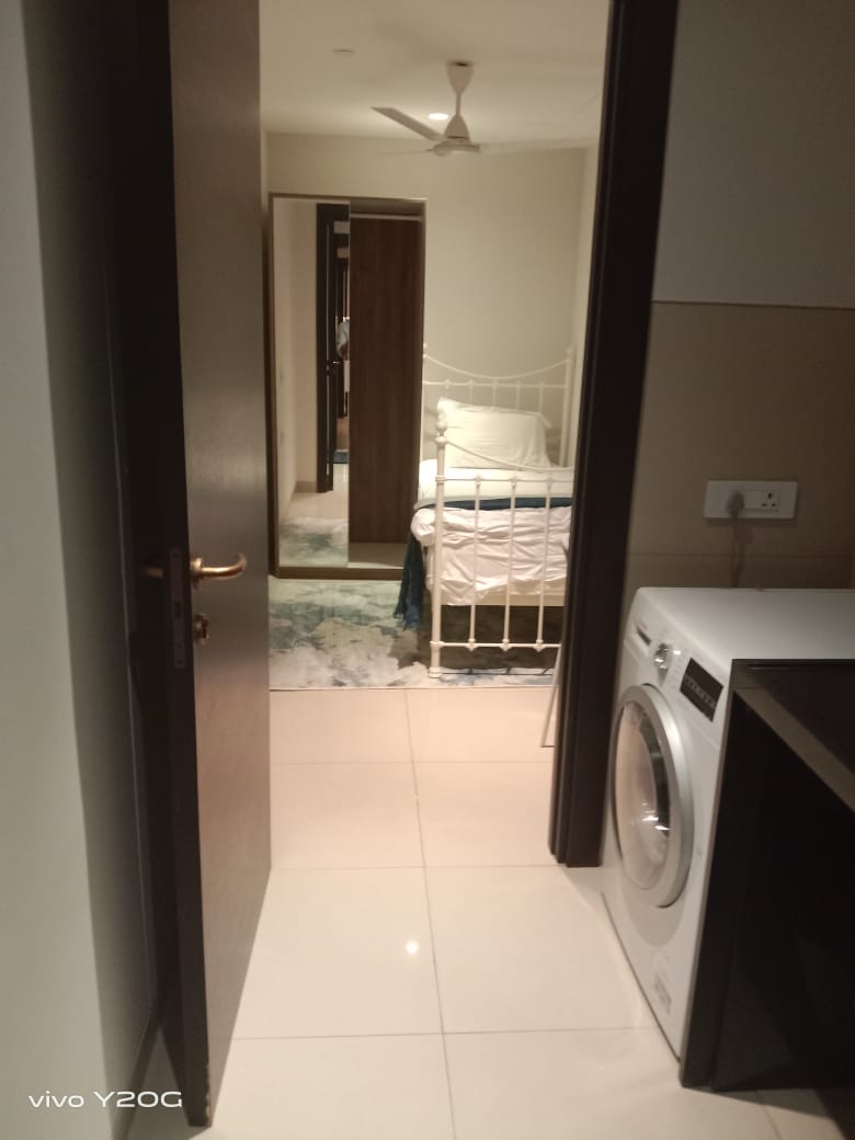 3.5 BHK + Servant Room Apartment For Rent in Panchshil Towers