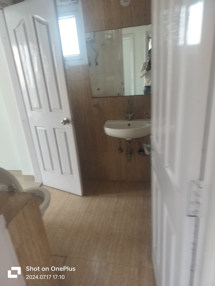 Bathroom, dlf-the-ultima 3 Bedroom 2100 Sq.Ft. Apartment In Sector 81 Gurgaon 8985299