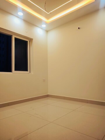 Room in 2.5 BHK Apartment at Ambience Courtyard, Manikonda – for Rent