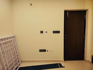 Furnished Amenities in 2.5 BHK Apartment at Ambience Courtyard, Manikonda – for Rent