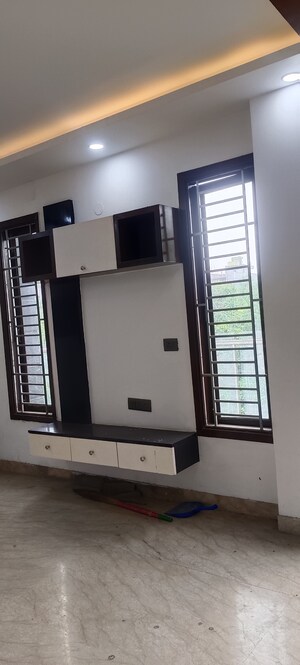 Furnished Amenities in 3 BHK Builder Floor at Tilak Nagar – for Sale