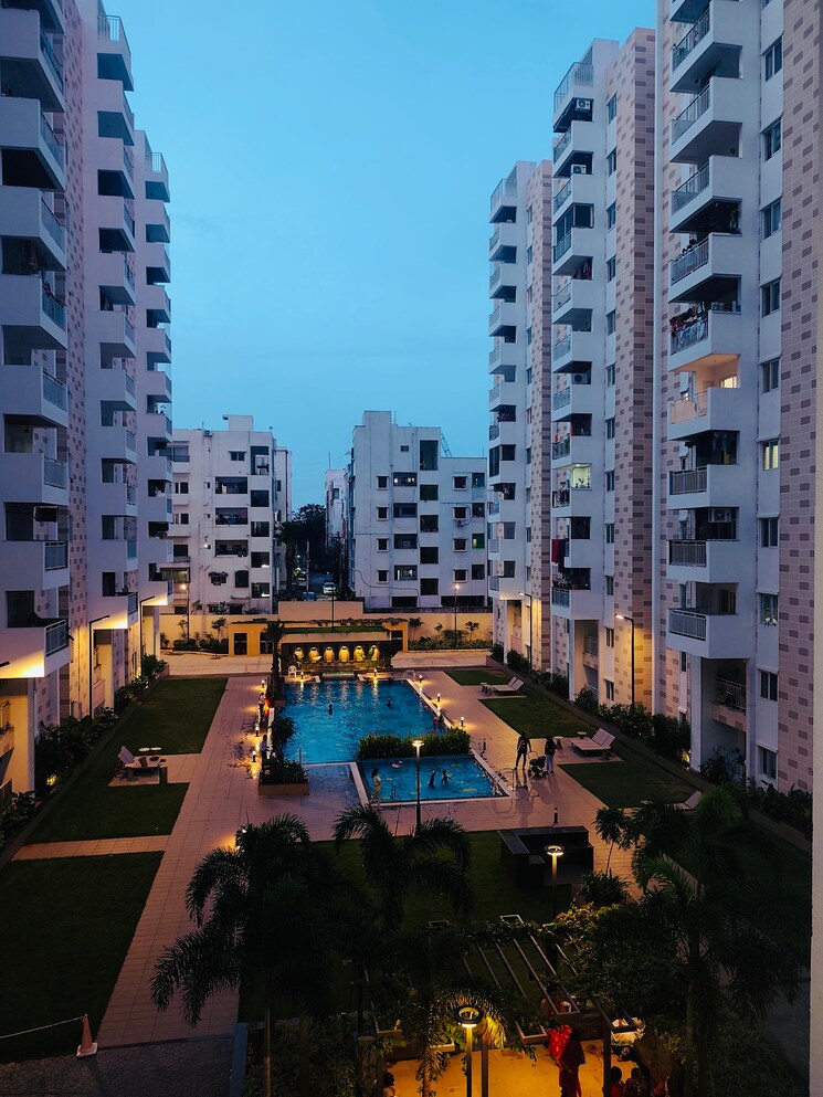 Exterior View, ambience-courtyard 2.5 Bedroom 1340 Sq.Ft. Apartment In Manikonda Hyderabad 8985304