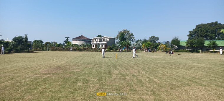 Garden, sai-enclave  60 Sq.Yd. Plot In Saini Greater Noida 8985335