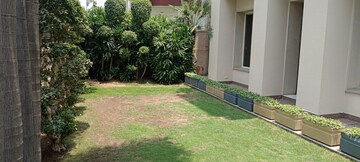 6+ BHK Independent House – Garden View at RWA Apartments Sector 122, Sector 122 - for Rent