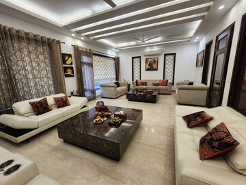 6+ BHK Independent House For Rent in RWA Apartments Sector 122, Sector 122