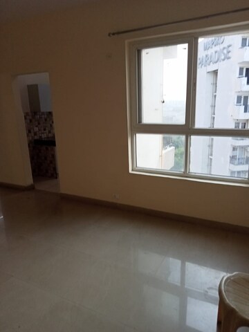 Room in 3 BHK Apartment at Microtek Greenburg, Sector 86 – for Rent