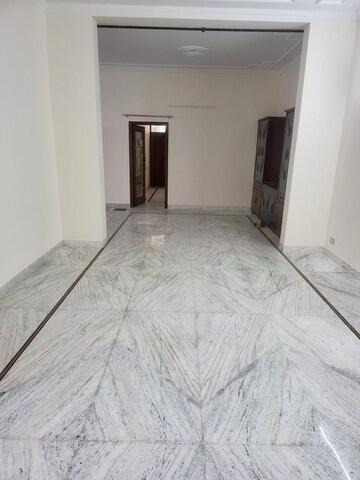 Room in 3 BHK Villa at Sector 21 – for Rent