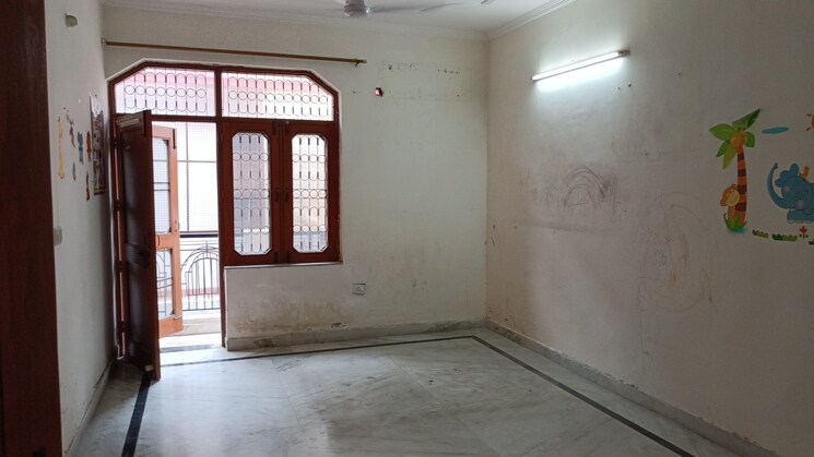 Room, vaishali sector 5 3 Bedroom 2160 Sq.Ft. Builder Floor In Vaishali Sector 5 Ghaziabad 8985512