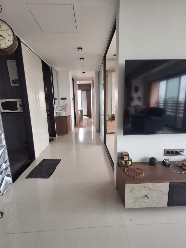 undefined, adajan 3 Bedroom 1750 Sq.Ft. Apartment In Adajan Surat 8985536