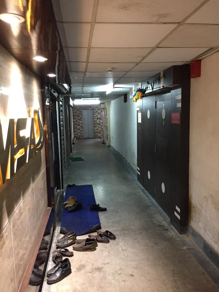  Parking, bbd bagh Commercial Office Space 560 Sq.Ft. In Bbd Bagh Kolkata 8985481