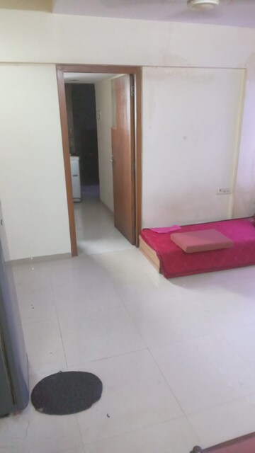 Room in 1 BHK Apartment at Avillion Greenfields Co Op Housing Society, Jogeshwari East – for Rent