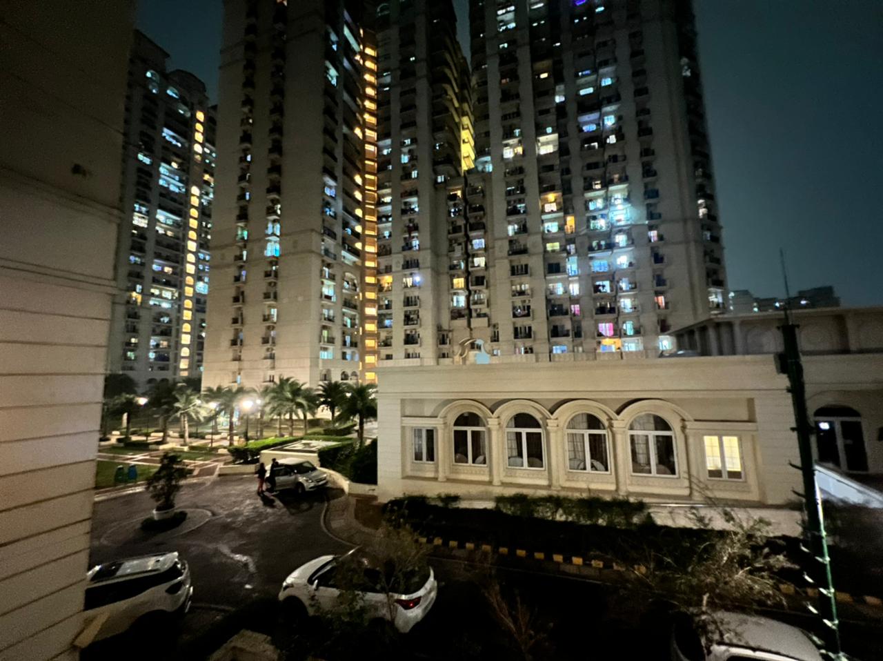 4 BHK 2900 Sq.Ft. Apartment in DLF One Midtown