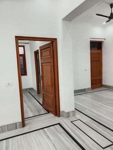 2 BHK Builder Floor For Rent in Canal Road