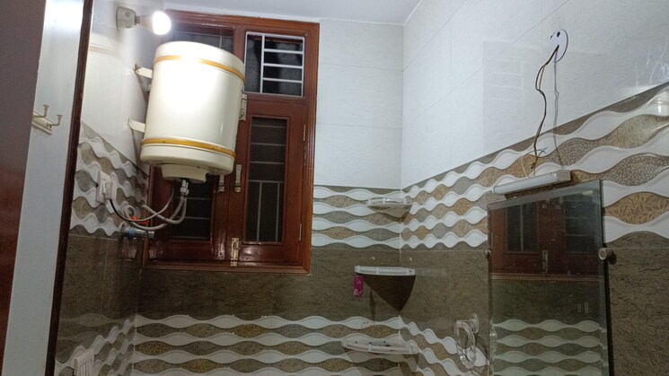 Bathroom, sector 1 vaishali 2 Bedroom 800 Sq.Ft. Builder Floor In Sector 1 Vaishali Ghaziabad 8985592