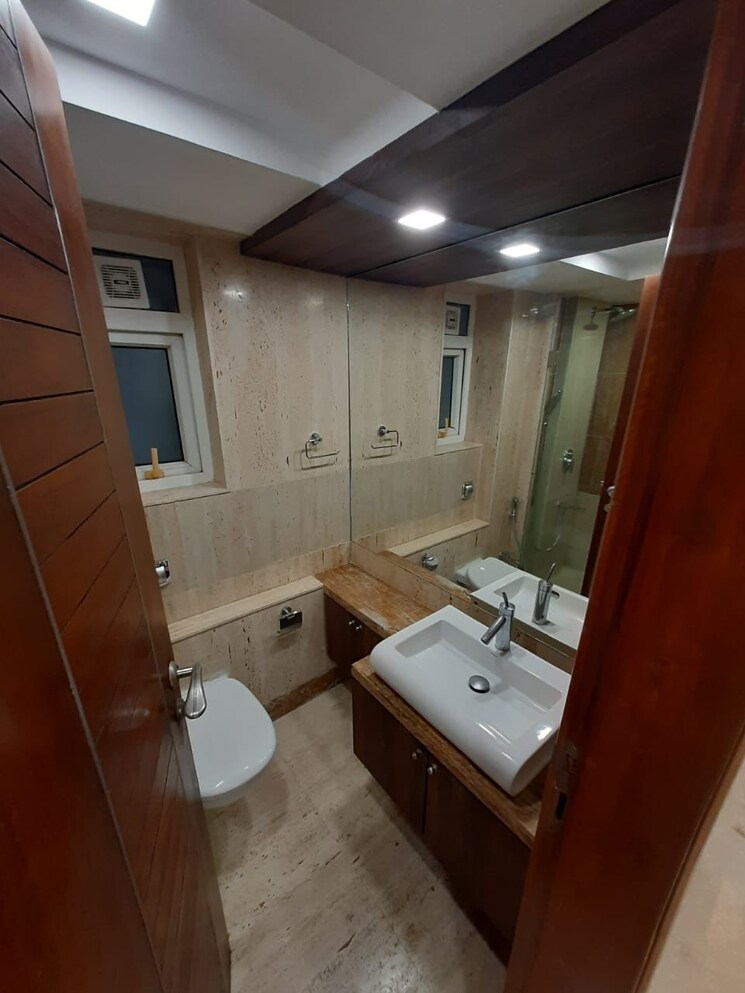 Attached Bathroom, palazzo-apartment 4 Bedroom 1800 Sq.Ft. Apartment In Santacruz West Mumbai 8985576