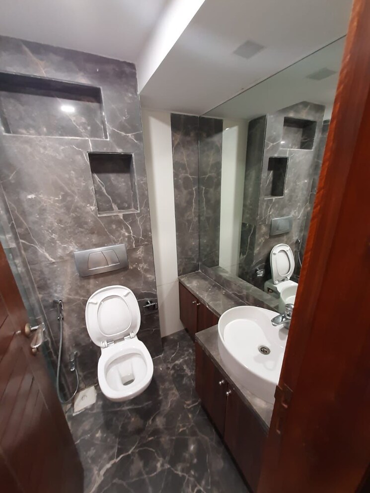 Bathroom, palazzo-apartment 4 Bedroom 1800 Sq.Ft. Apartment In Santacruz West Mumbai 8985576