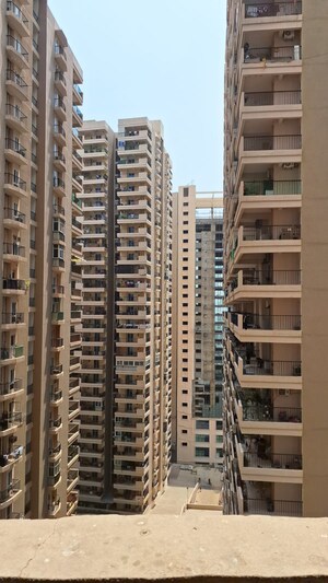 3 BHK Apartment For Sale in Purvanchal Sunbliss, Sector 22d Yamuna Expressway