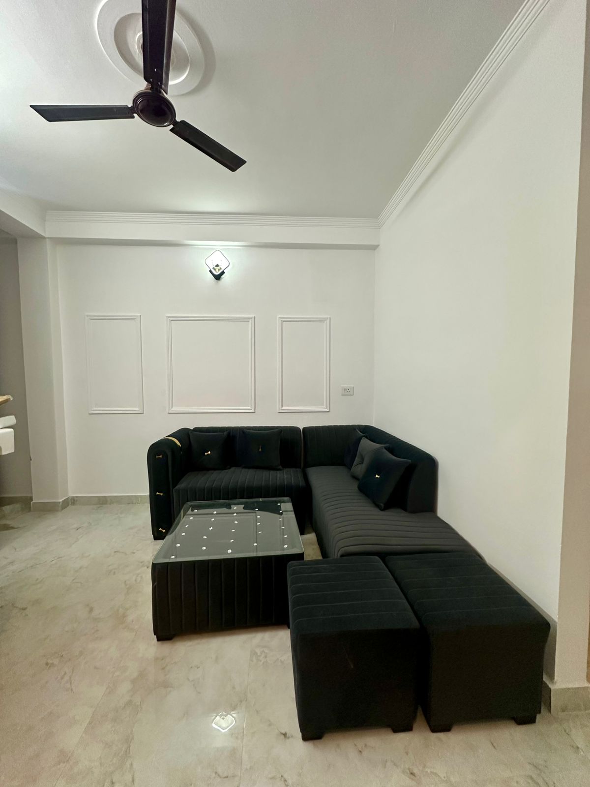 1 BHK + Pooja Room,Servant Room,Study Room,Extra Room Builder Floor For Rent in Divya Homes 