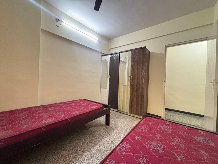 Room, goregaon east Pg For Boys In Goregaon East 8985621