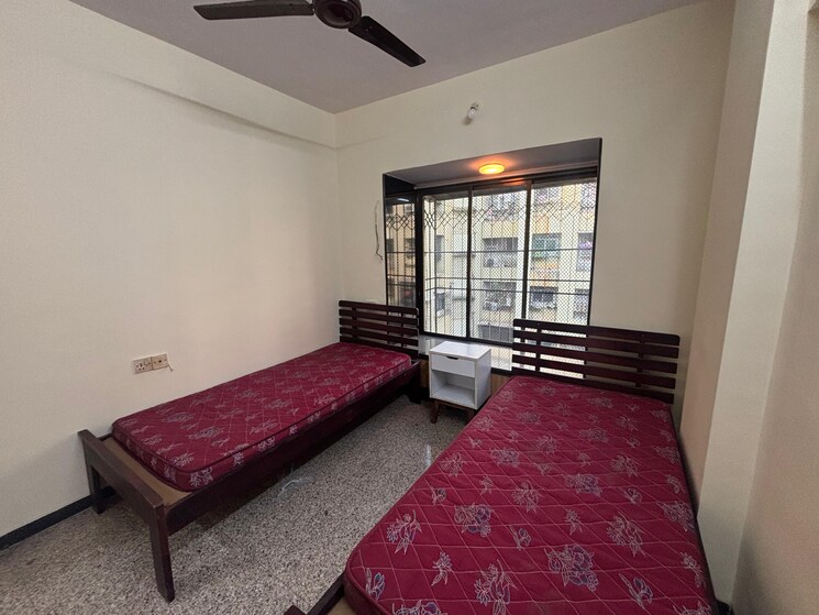 Room, goregaon east Pg For Boys In Goregaon East 8985621