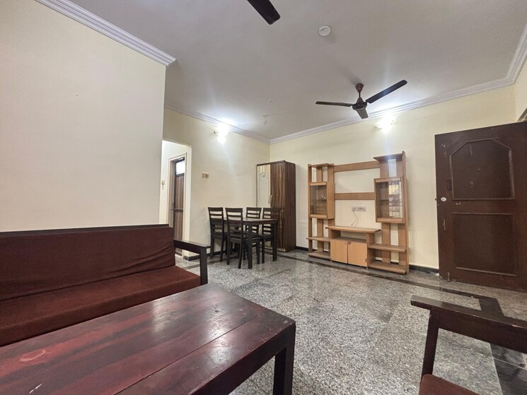 Room, goregaon east Pg For Boys In Goregaon East 8985621