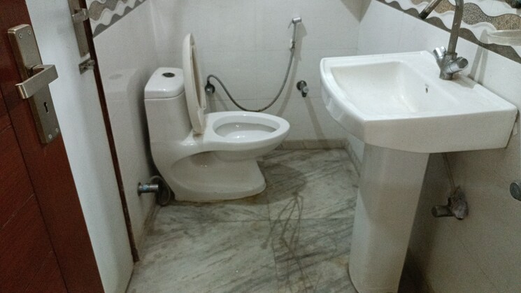 Bathroom, sector 1 vaishali 2 Bedroom 800 Sq.Ft. Builder Floor In Sector 1 Vaishali Ghaziabad 8985710