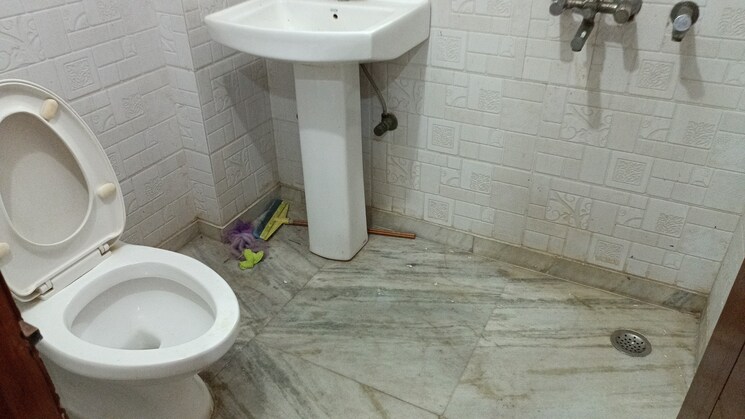 Bathroom, sector 1 vaishali 2 Bedroom 800 Sq.Ft. Builder Floor In Sector 1 Vaishali Ghaziabad 8985710