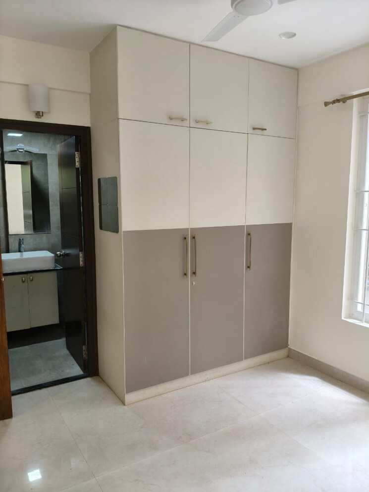 Room, richmond town 3 Bedroom 1600 Sq.Ft. Apartment In Richmond Town Bangalore 8985670