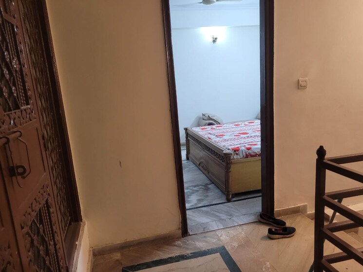 Room, mati-apartments 2 Bedroom 1000 Sq.Ft. Builder Floor In Gyan Khand I Ghaziabad 8985734