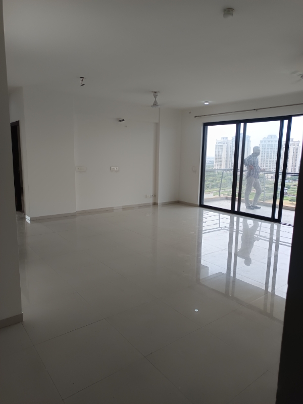 3.5 BHK + Servant Room Apartment For Rent in Godrej Icon