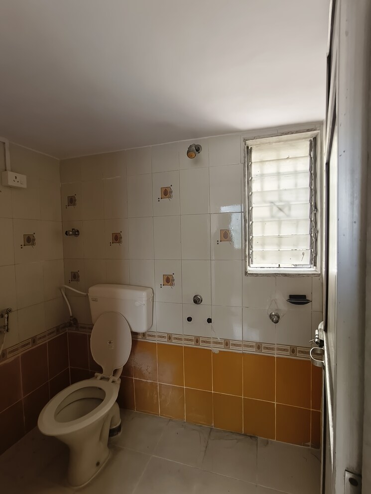 Bathroom, shree-prastha-chs 1 Bedroom 450 Sq.Ft. Apartment In Owale Thane 8985767