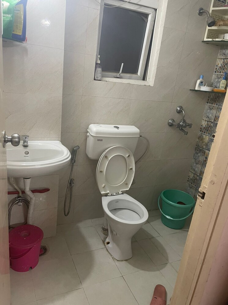 Bathroom, signature-global-the-millennia 2 Bedroom 644 Sq.Ft. Apartment In Sector 37d Gurgaon 8985778