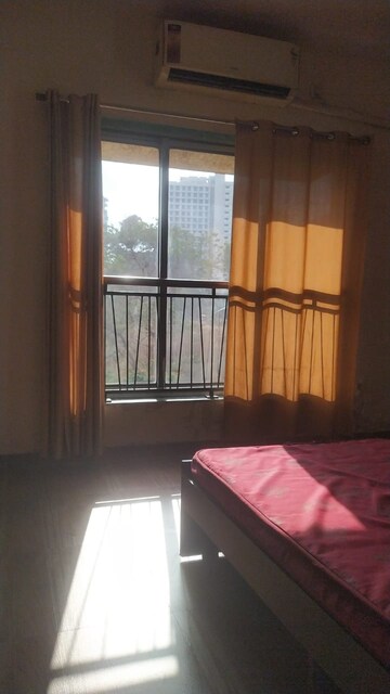 Master Bedroom in 2 BHK Apartment at Neptune 100 Abov, Bhandup West – for Rent