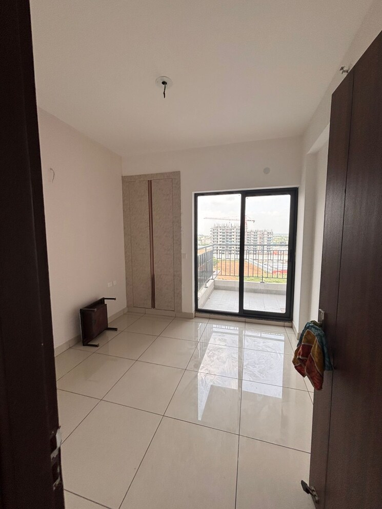 Room, ska-greenarch 3 Bedroom 1600 Sq.Ft. Apartment In Sector 16b Greater Noida Greater Noida 8985845