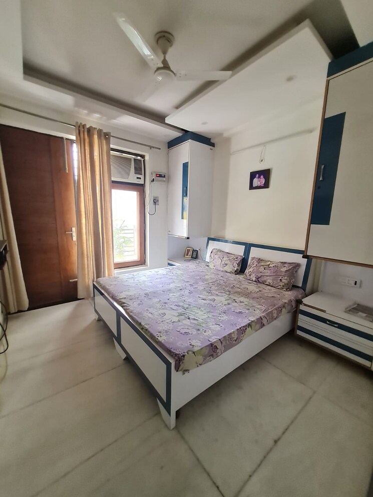 Bedroom, pioneer-park-phase-1 3 Bedroom 1700 Sq.Ft. Apartment In Sector 61 Gurgaon 8985867