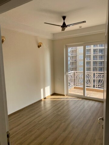 Room in 2 BHK Apartment at AIPL The Peaceful Homes, Sector 70a – for Rent