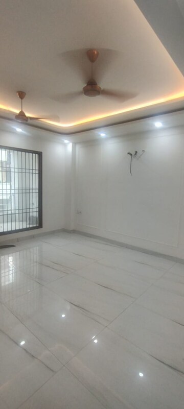 Room in 2 BHK Independent House at Sector 19 – for Rent