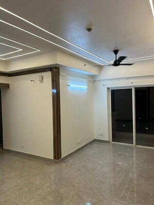 Room in 3 BHK Apartment at DLF One Midtown, Moti Nagar – for Sale