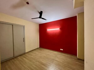 Room in 3 BHK Apartment at DLF One Midtown, Moti Nagar – for Sale