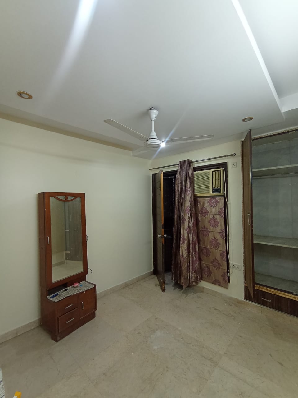 2 BHK Apartment For Rent in Mig Flat BlocK-R