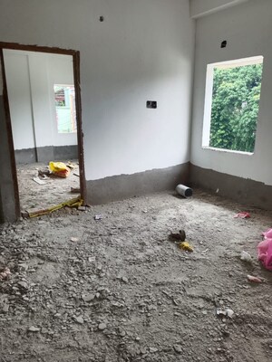 Room in 2 BHK Apartment at Sodepur – for Sale