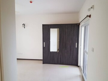 Room in 3 BHK Apartment at Salarpuria Sattva Greenage, Hosur Road – for Rent
