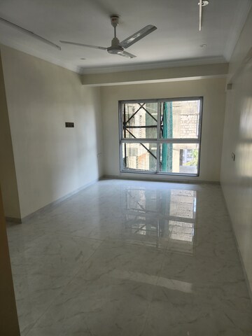 Room in 1.5 BHK Apartment at Vision Heights, Jogeshwari West – for Sale