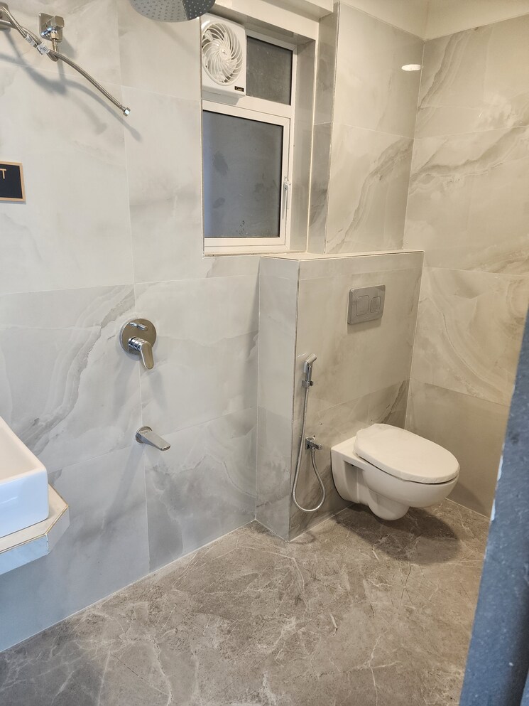 Bathroom, vision-heights 1.5 Bedroom 597 Sq.Ft. Apartment In Jogeshwari West Mumbai 8986037