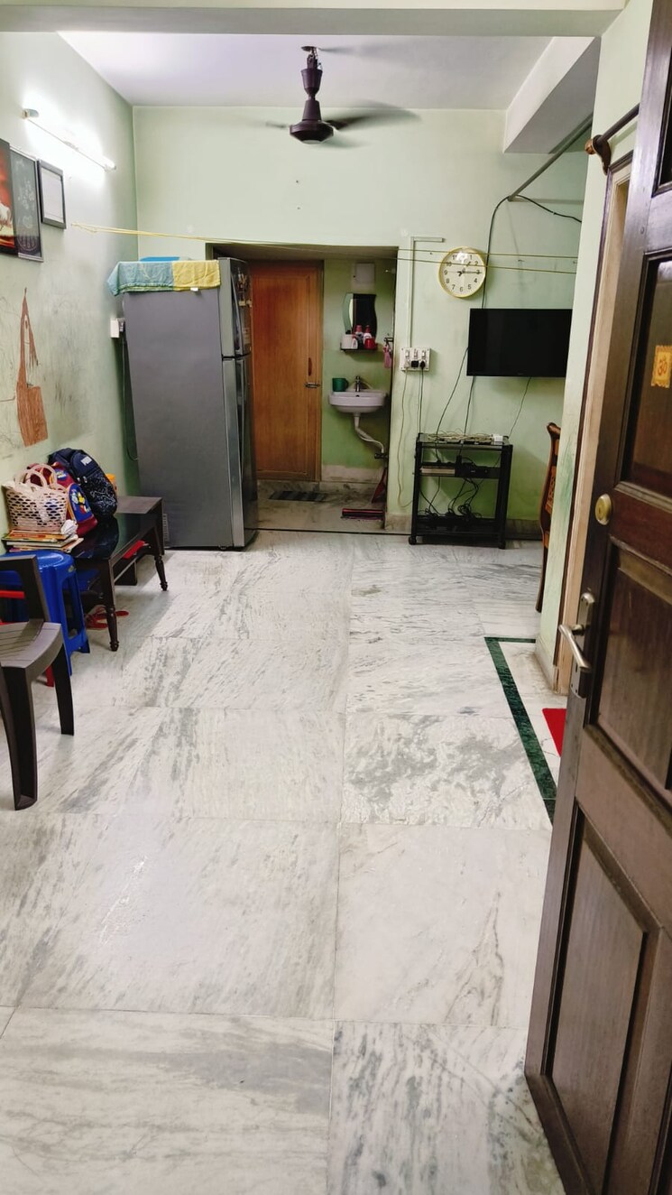  Parking, behala 3 Bedroom 1100 Sq.Ft. Builder Floor In Behala Kolkata 8986081