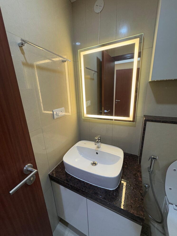 Bathroom, prestige-golfshire 4 Bedroom 6000 Sq.Ft. Apartment In Nandi Hills Bangalore 8986102