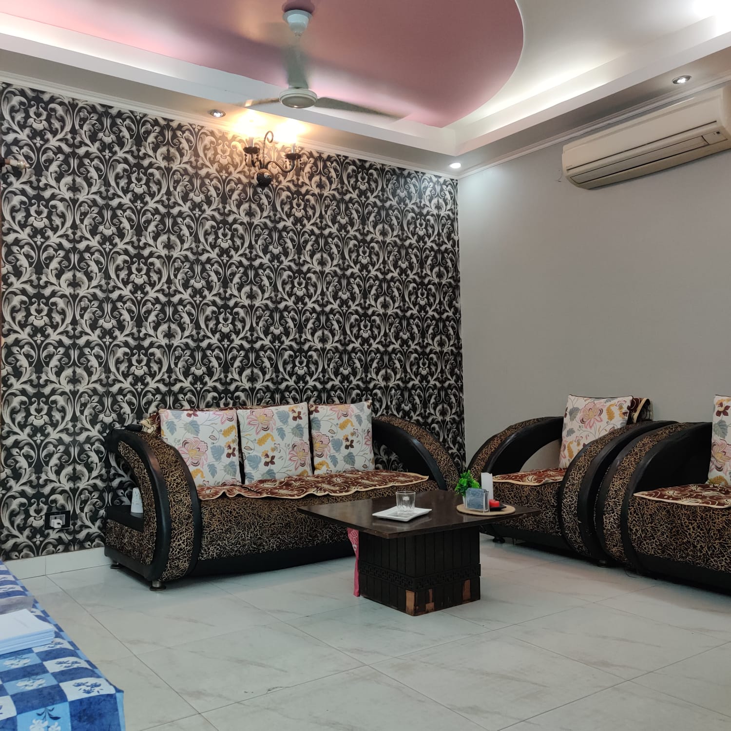 2 BHK Apartment For Rent in Blue Real Estate