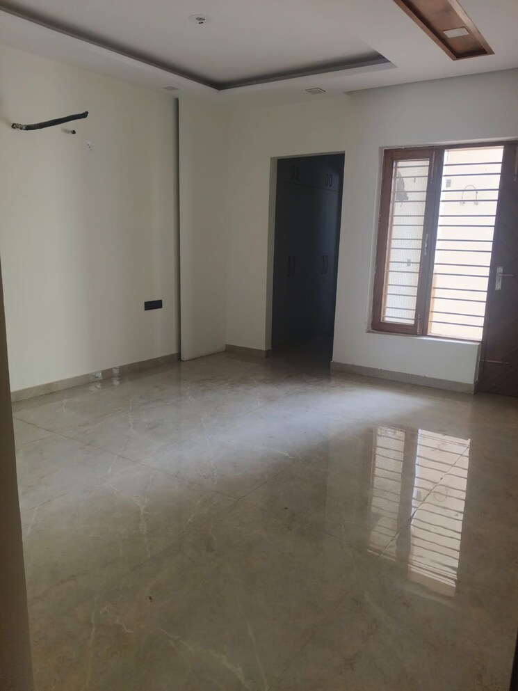 Room, sector 85 4 Bedroom 350 Sq.Ft. Builder Floor In Sector 85 Faridabad 8986145